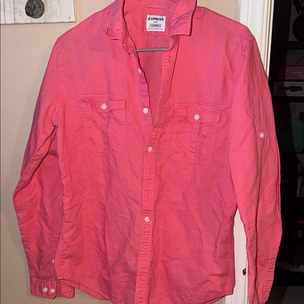 Men’s Express Fitted Coral Button-Up Shirt M